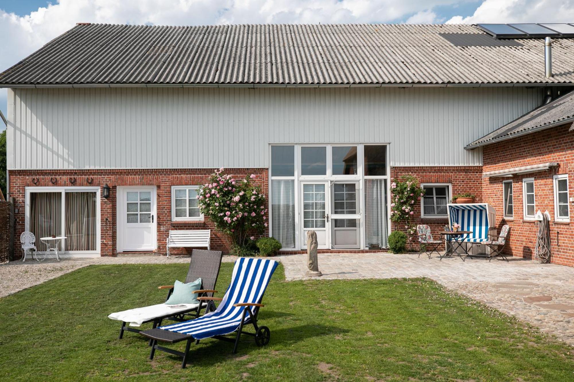 Apartment Schnurrum Emmelsbull-Horsbull